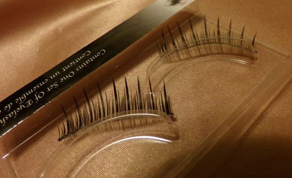 Lash lift and tint for natural lashes